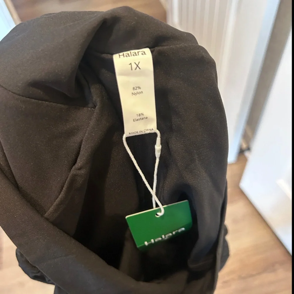 NWT Halara SoftlyZero Airy Super High Waisted Cool Touch Shorts w Pockets  BLACK - Picture 3 of 3